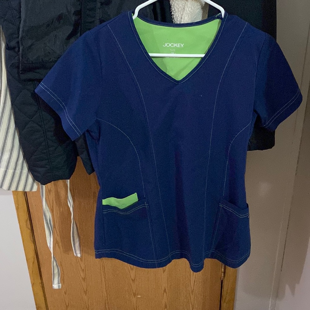 Xs jockey navy with green stitching scrub top